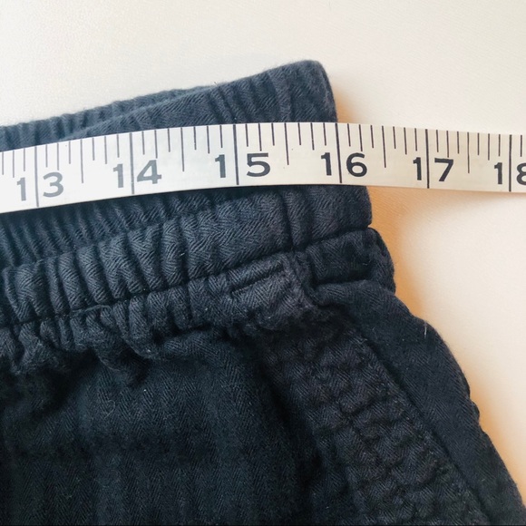 Old Navy Drawstring Shorts - Picture 4 of 5